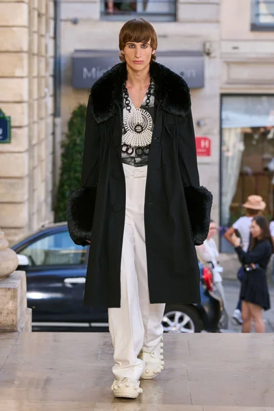 Look 13